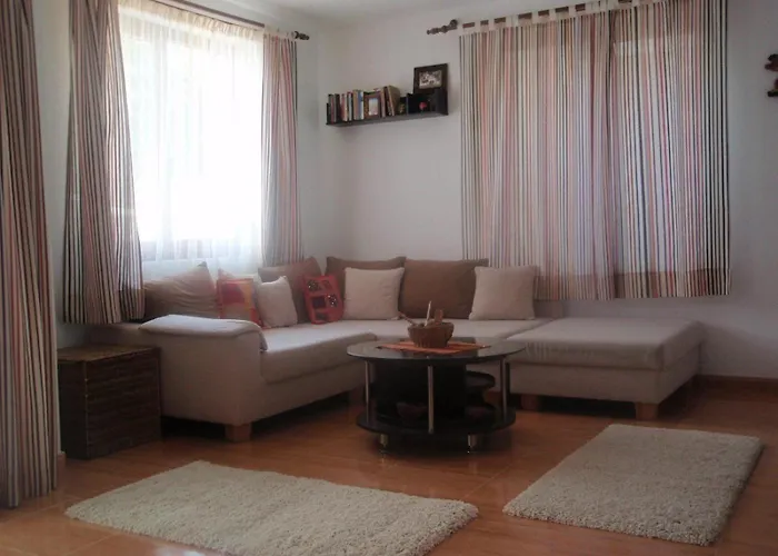 アパート Exotic - *